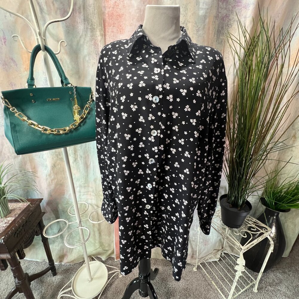 📌Vintage Plus Size Floral Design Button Down Blouse Mother of Pearl Button